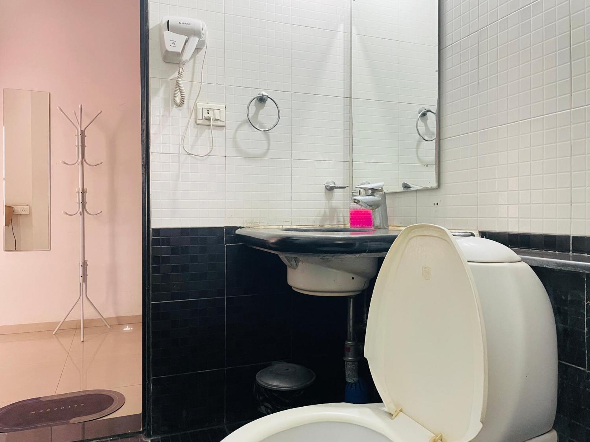 Lifespace- Spacious Hostel In A Luxurious Villa Πούνε Εξωτερικό φωτογραφία